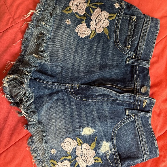 Hollister jean shorts - Picture 2 of 4